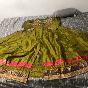 Pakistani three piece suit